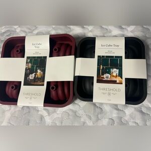 2 Threshold Ice Cubes Trays!!!